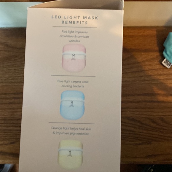 NIB Catherine Malandrino LED Face Mask - Picture 4 of 9